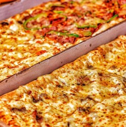 COMBO FAMÍLIA FELIZ - DUAS PIZZAS METRO 2 COCA COLA 2 LITROS