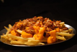 Batata com bacon e cheddar - PEQUENA