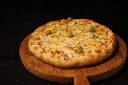 Pizza Média